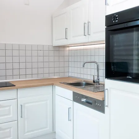 Modernes Mit Balkon Naehe Zentrum *