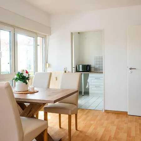 Modernes Mit Balkon Naehe Zentrum * Drezda