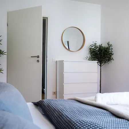 Modernes Mit Balkon Naehe Zentrum *