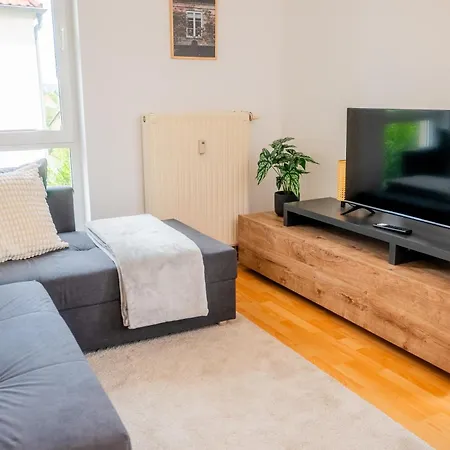Lägenhet Modernes Mit Balkon Naehe Zentrum