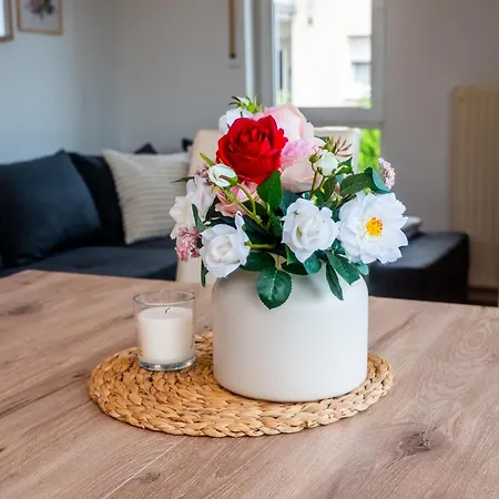Modernes Mit Balkon Naehe Zentrum *